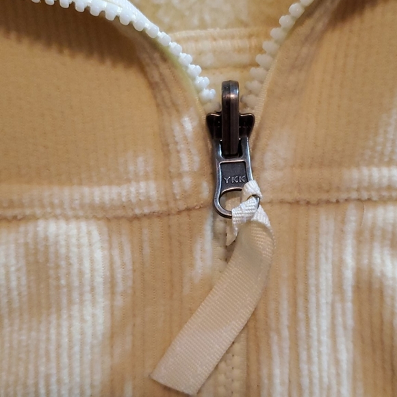 Patagonia Synchilla Creamy Yellow Jacket - Picture 3 of 11